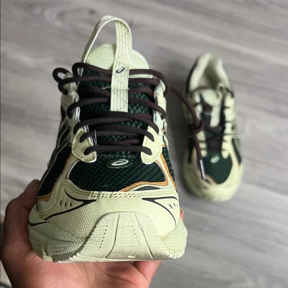 ASICS GT 2160' Dark Green and Cream Sneakers - Picture 6 of 13